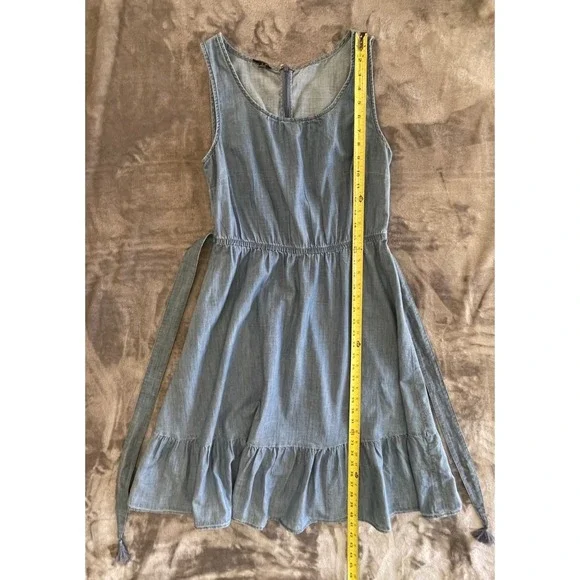 Talbots Denim Dress Women Size 4 Blue Sleeveless Chambray Tassel Belt Ruffle Hem - Picture 7 of 9